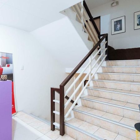 Reddoorz Near Robinsons Place 마닐라 외부 사진