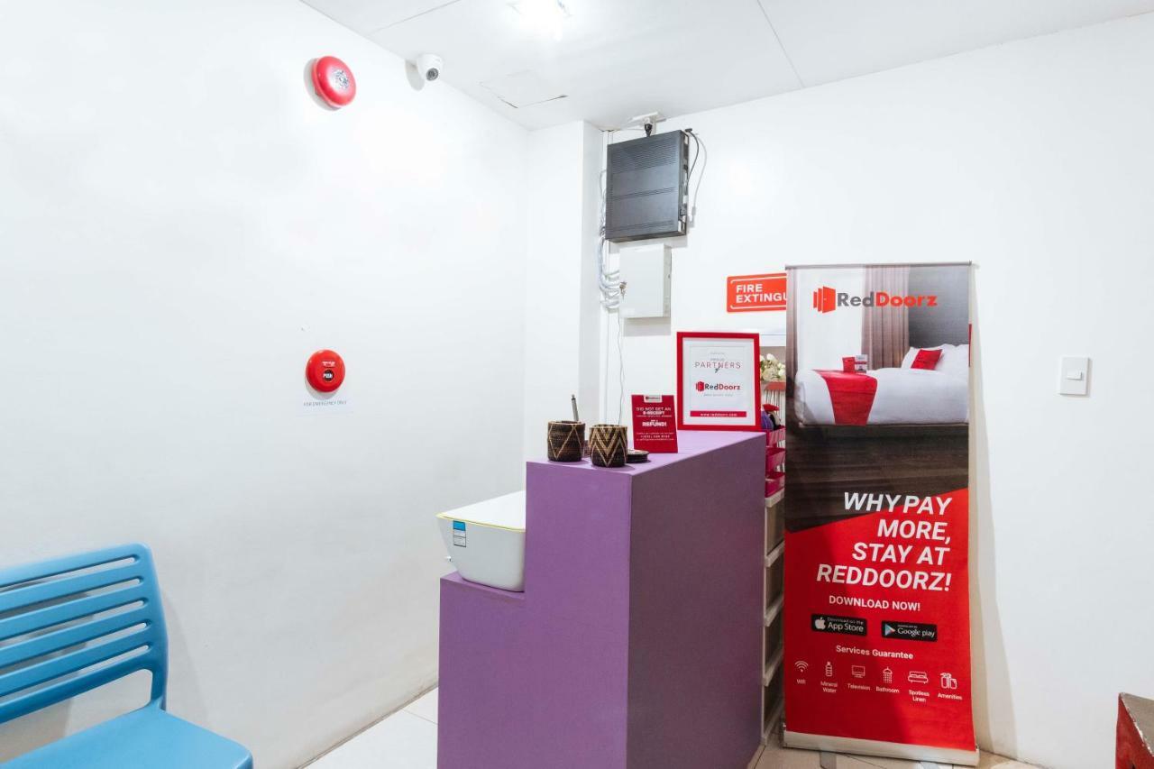 Reddoorz Near Robinsons Place 마닐라 외부 사진