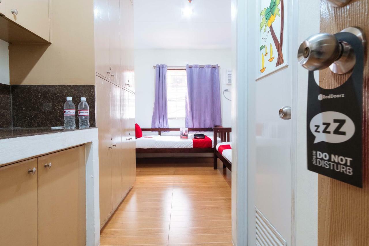 Reddoorz Near Robinsons Place 마닐라 외부 사진