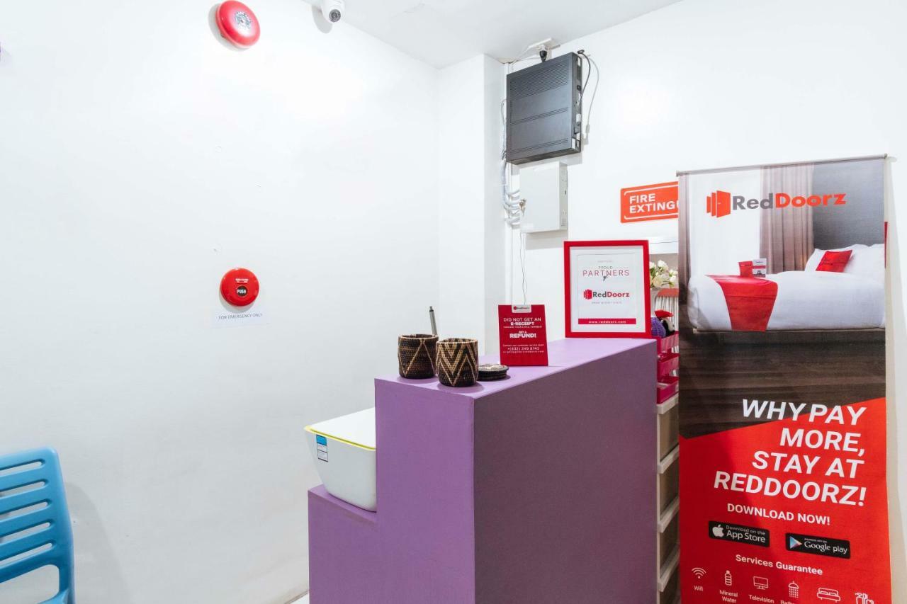 Reddoorz Near Robinsons Place 마닐라 외부 사진
