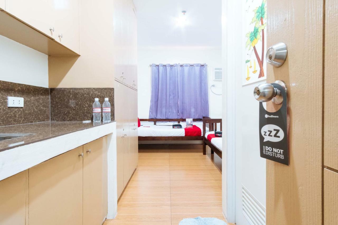Reddoorz Near Robinsons Place 마닐라 외부 사진