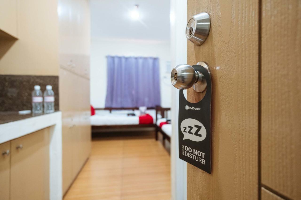 Reddoorz Near Robinsons Place 마닐라 외부 사진